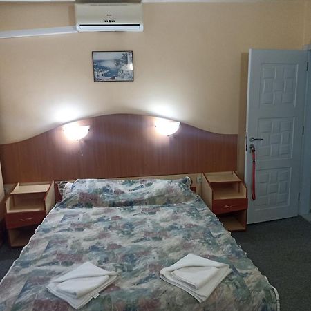 רבדה Krasi Hotel מראה חיצוני תמונה