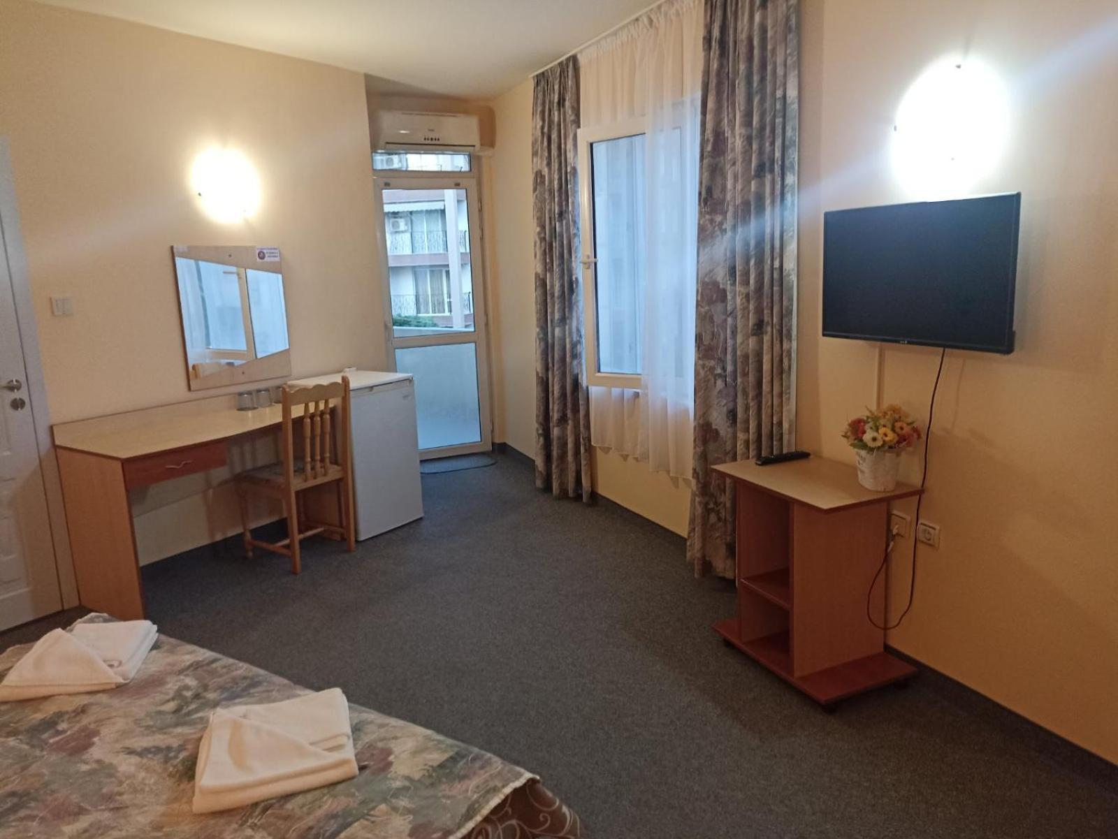 רבדה Krasi Hotel מראה חיצוני תמונה