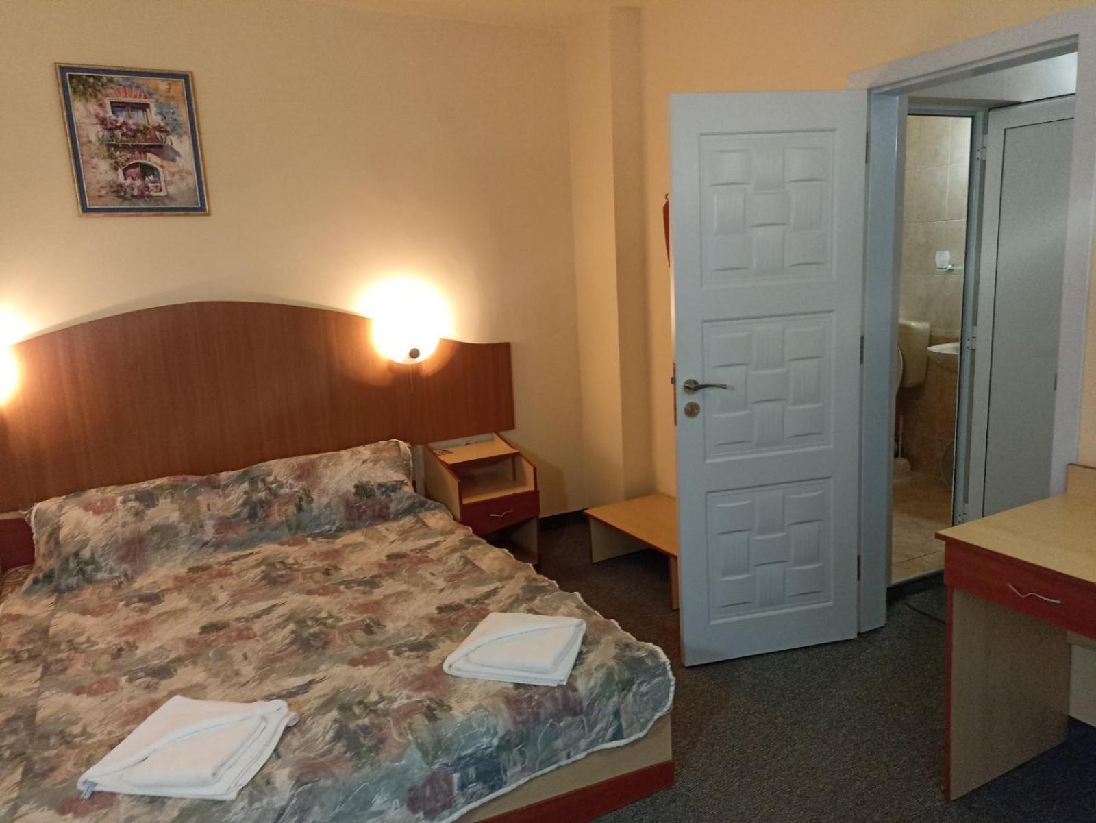 רבדה Krasi Hotel מראה חיצוני תמונה