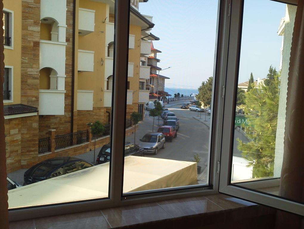 רבדה Krasi Hotel מראה חיצוני תמונה