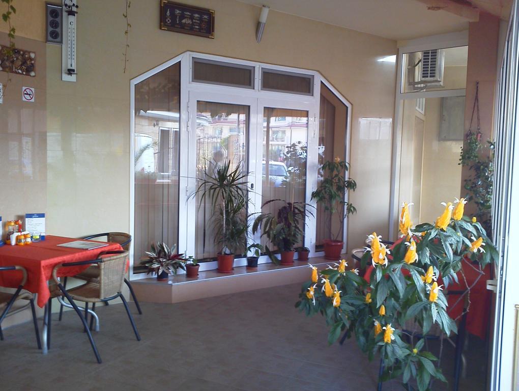 רבדה Krasi Hotel מראה חיצוני תמונה