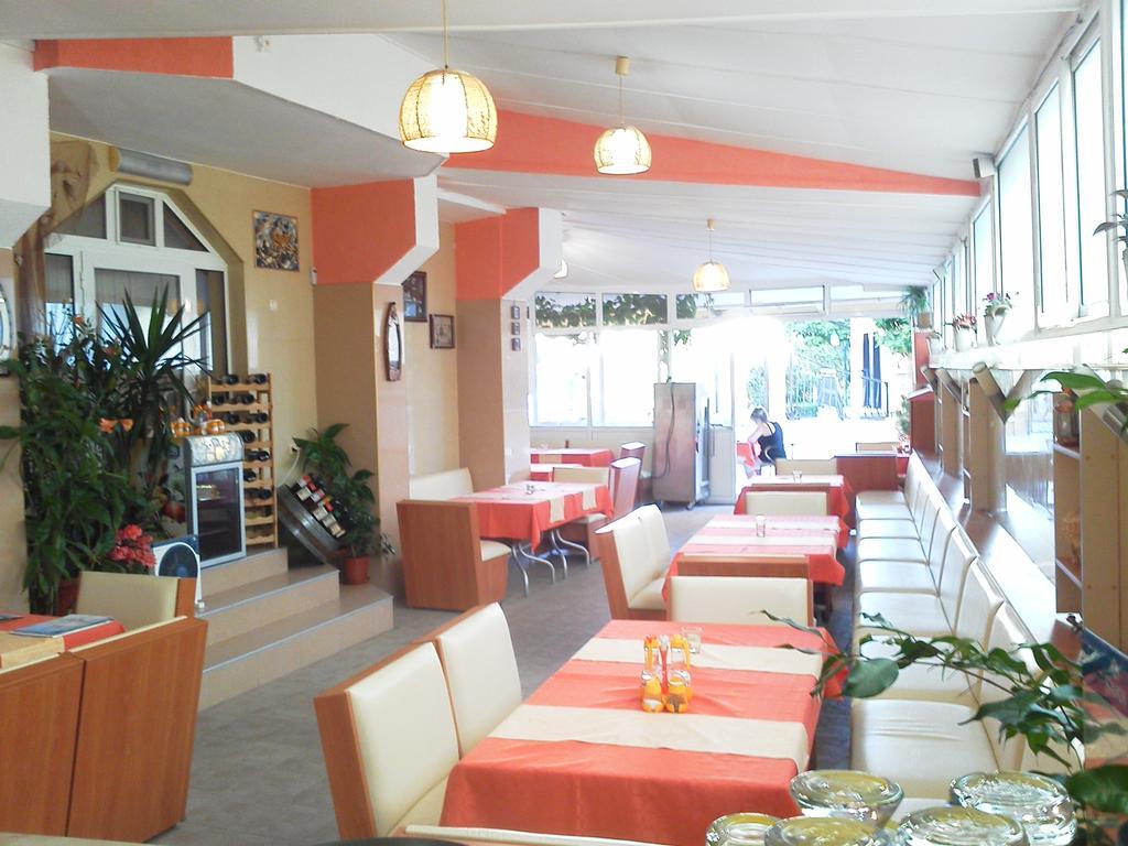 רבדה Krasi Hotel מראה חיצוני תמונה