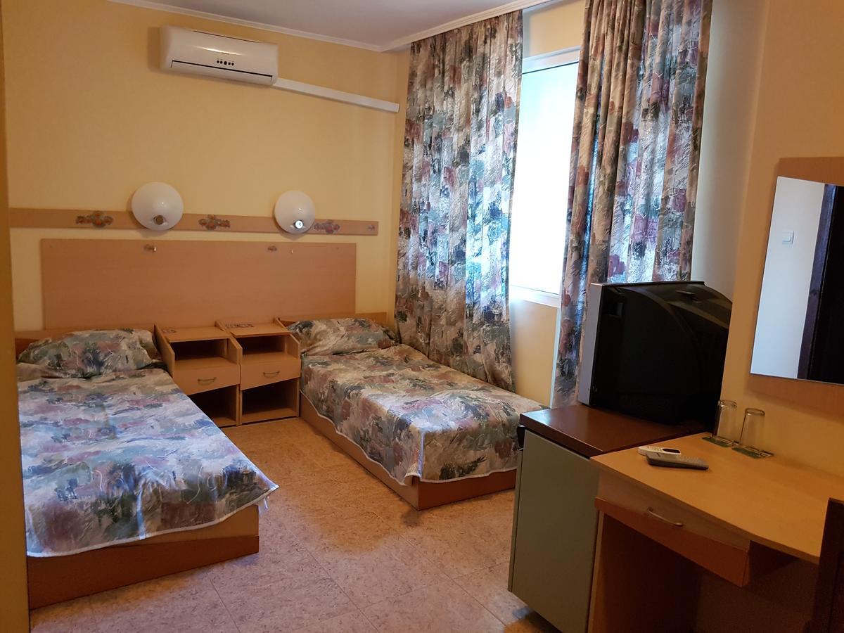 רבדה Krasi Hotel מראה חיצוני תמונה